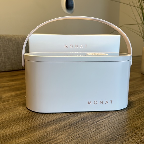 •NEW•Monat Travel Case & Mirror - Picture 4 of 9